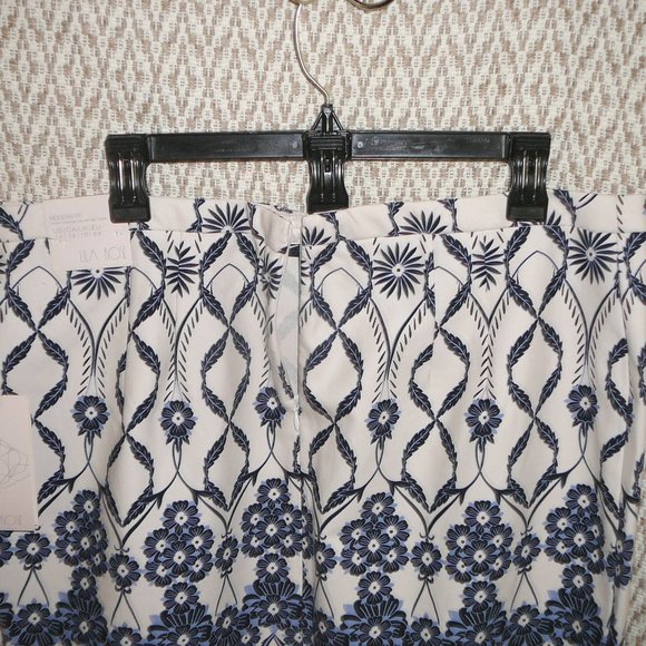 NWT Modern Fit Summer Straight Skirt Navy Blue Batik Floral Size 14 - Picture 5 of 9